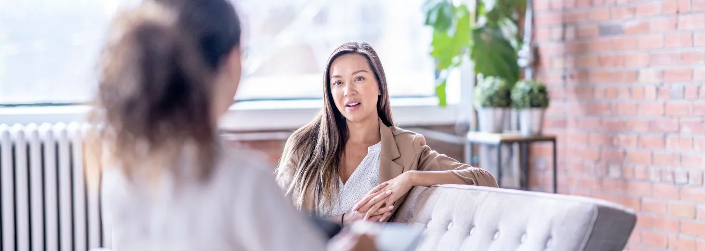 Peaceful individual therapy session environment promoting personal growth
